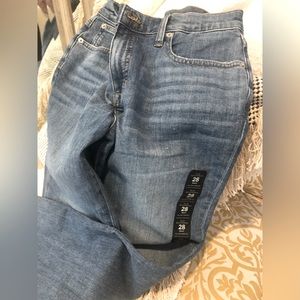 J Crew New slim Boyfriend Jeans 28